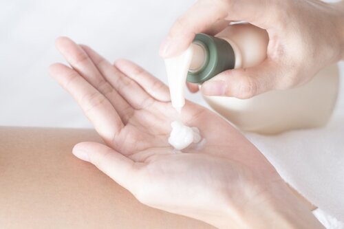 Glycerin, Ceramide và Acid Hyaluronic là những thành phần tốt cho da nhạy cảm