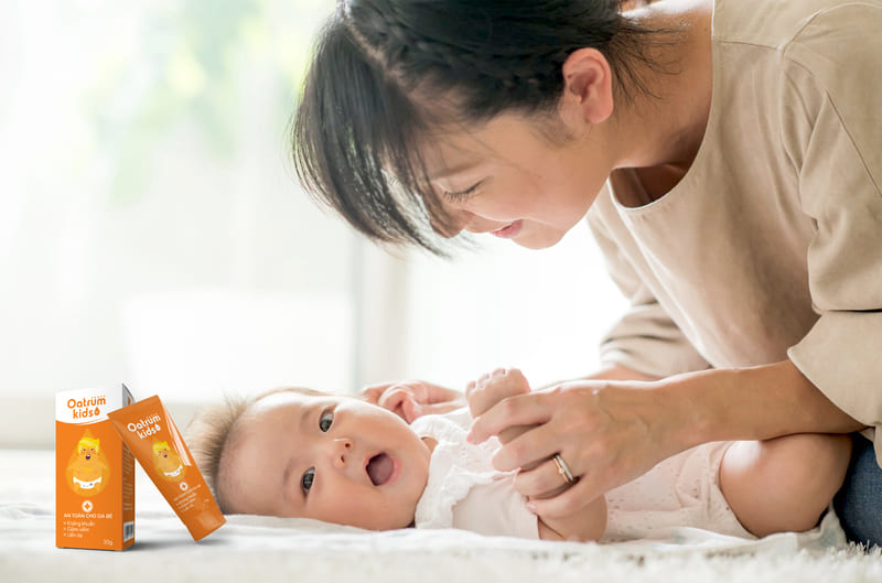 Hướng dẫn bôi kem chống hăm đúng cách cho trẻ sơ sinh