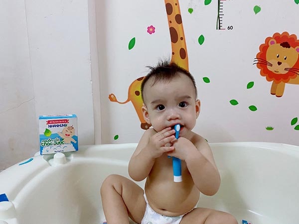 Nuôi con thực sự là cuộc chiến mà mỗi bà mẹ chính là những chiến binh dũng cảm nhất