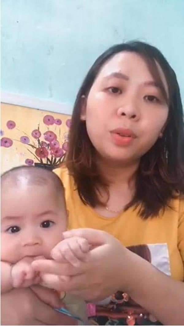 Chị Tuyết và con gái thứ 2
