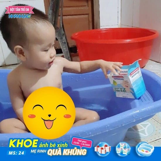 Bé Nguyễn Quang Nhật rất đáng yêu