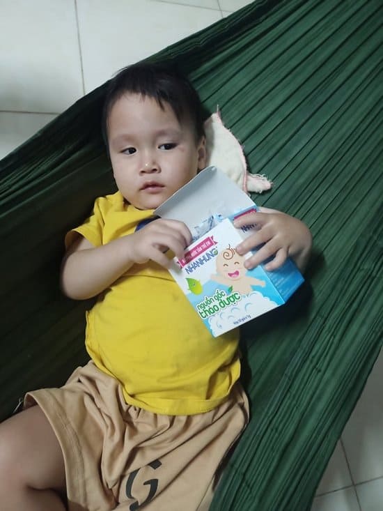 Quỹ chăm sóc da bé Nhân Hưng giúp hàng triệu trẻ em Việt thoát khỏi bệnh ngoài da