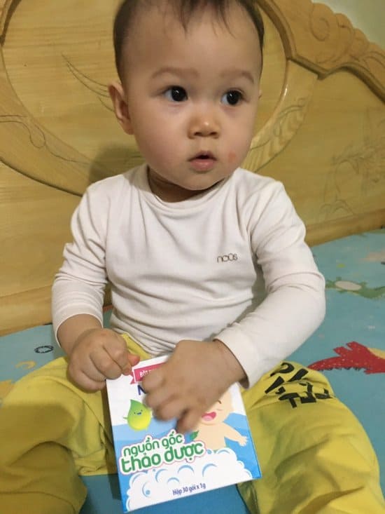Quỹ chăm sóc da bé Nhân Hưng giúp hàng triệu trẻ em Việt thoát khỏi bệnh ngoài da