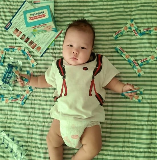 Quỹ chăm sóc da bé Nhân Hưng giúp hàng triệu trẻ em Việt thoát khỏi bệnh ngoài da