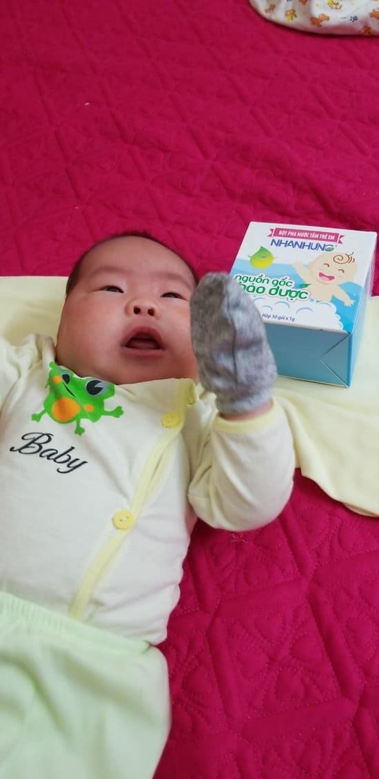 Quỹ chăm sóc da bé Nhân Hưng giúp hàng triệu trẻ em Việt thoát khỏi bệnh ngoài da