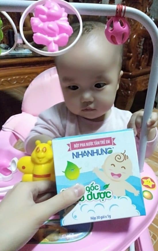 Quỹ chăm sóc da bé Nhân Hưng giúp hàng triệu trẻ em Việt thoát khỏi bệnh ngoài da