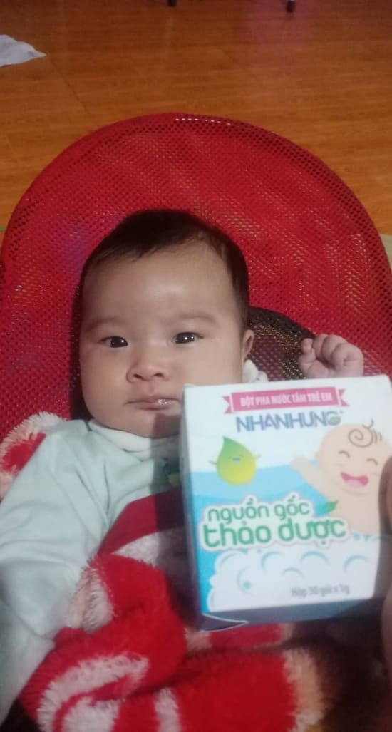 Quỹ chăm sóc da bé Nhân Hưng giúp hàng triệu trẻ em Việt thoát khỏi bệnh ngoài da