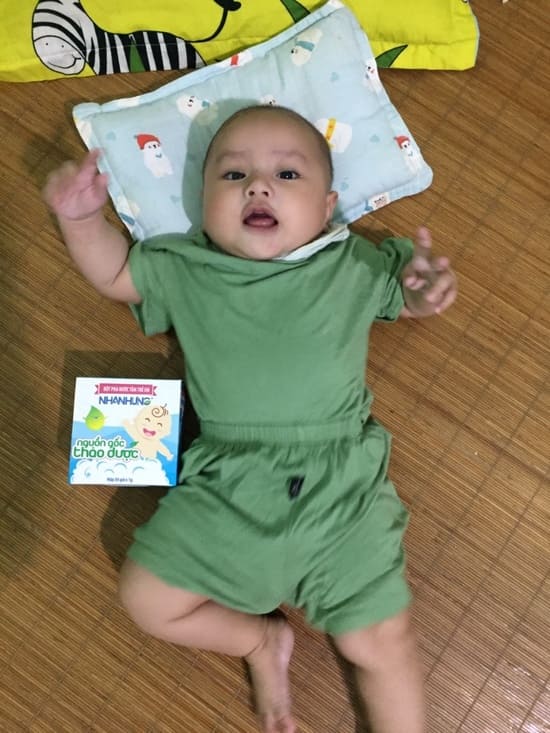 Quỹ chăm sóc da bé Nhân Hưng giúp hàng triệu trẻ em Việt thoát khỏi bệnh ngoài da