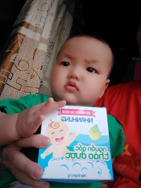 Quỹ chăm sóc da bé Nhân Hưng giúp hàng triệu trẻ em Việt thoát khỏi bệnh ngoài da