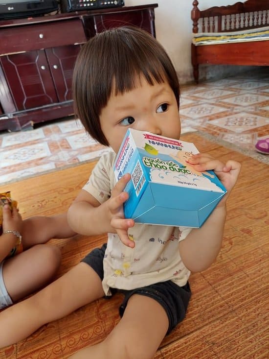Quỹ chăm sóc da bé Nhân Hưng giúp hàng triệu trẻ em Việt thoát khỏi bệnh ngoài da