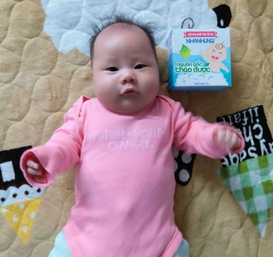 Quỹ chăm sóc da bé Nhân Hưng giúp hàng triệu trẻ em Việt thoát khỏi bệnh ngoài da