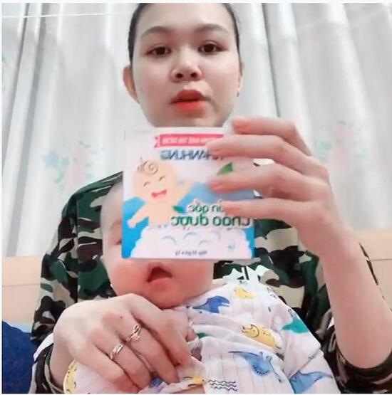 Chị Thanh rất hài lòng về hiệu quả của Bột tắm Nhân Hưng