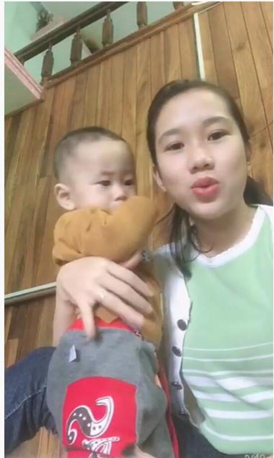 Hai mẹ con chị Duyên