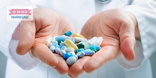 Thuốc Tây chưa dị ứng nổi mẩn đỏ nhưng không ngứa phải được bác sĩ kê đơn. 