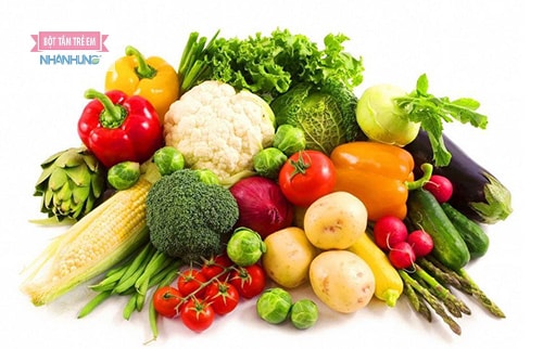 Bổ sung rau xanh và trái cây vào thực đơn giúp bà bầu bị nổi mẩn ngứa.