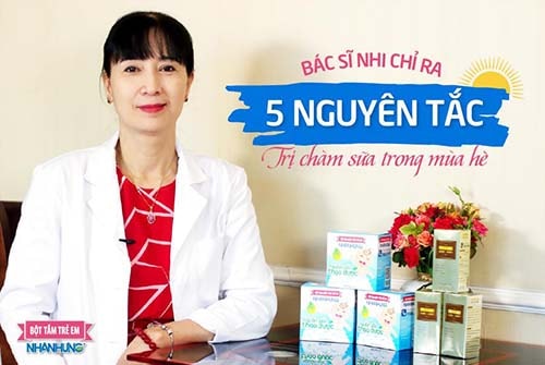Bác sĩ Nhi chỉ ra 5 nguyên tắc trị chàm sữa trong mùa hè.