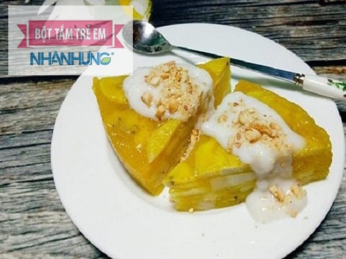 Chuối hấp nước cốt dừa là món ăn dặm bổ dưỡng cho bé 4-6 tháng tuổi