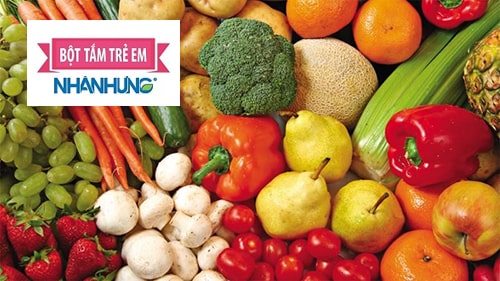 Bé bị chảy máu cam nên ăn nhiều hoa quả chữa vitamin C.