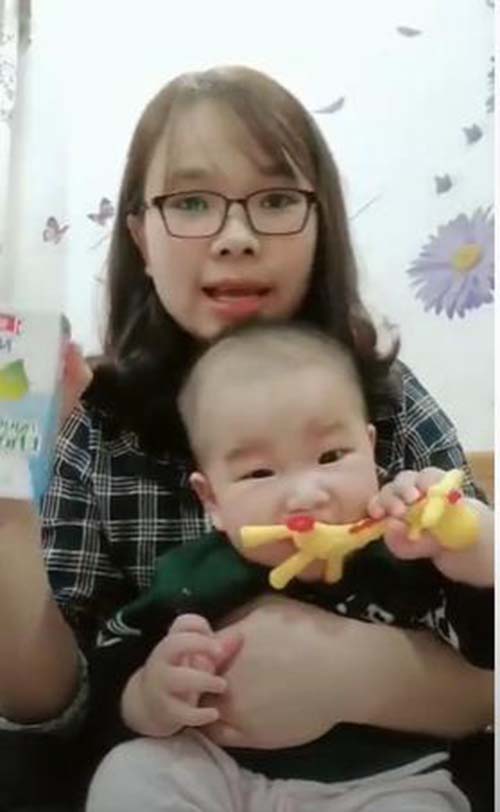 Bỏ thuốc kê đơn để sử dụng Bột tắm Nhân Hưng là quyết định đúng đắn của mẹ Xinh