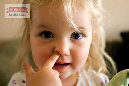 Chảy máu cam do ngoáy mũi nhiều