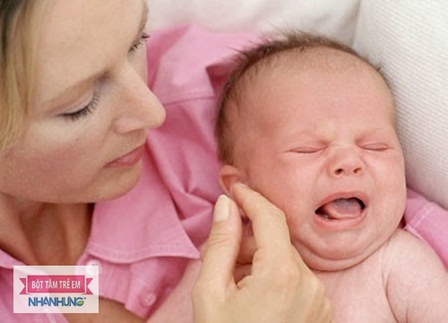 Đẹn tạng thực chất là do bé đang bị nấm lưỡi, nấm miệng.