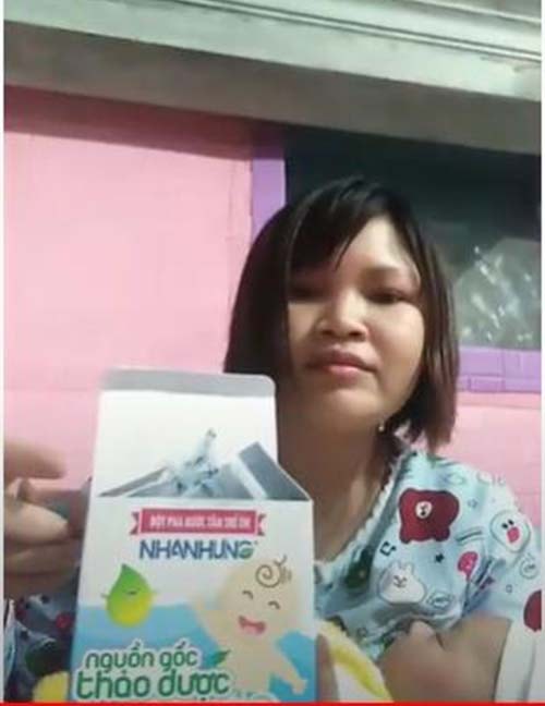 Chị Thu đặt trọn niềm tin vào Bột tắm Nhân Hưng để đem lại hiệu quả và an toàn cho con
