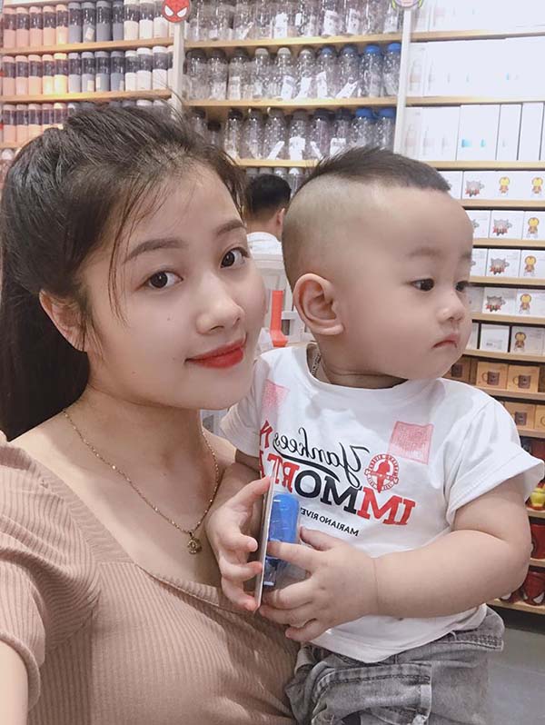 Bé Bo bị chàm sữa khiến cả gia đình “bàng hoàng”