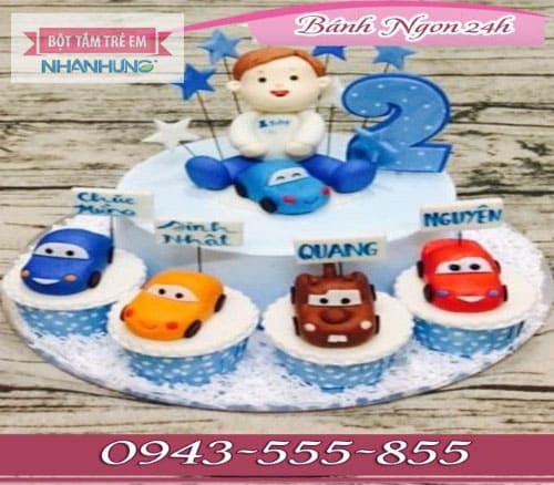  Bánh kem con ngồi lái ô tô   