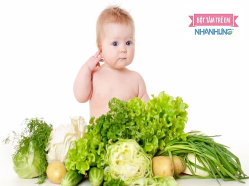 Khi bé có thể ngồi lên được cũng là lúc bé sẵn sàng cho việc ăn dặm.