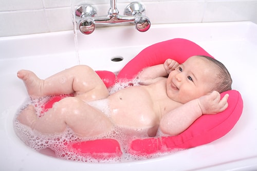 Không dùng sữa tắm khi trẻ bị bệnh ngoài da