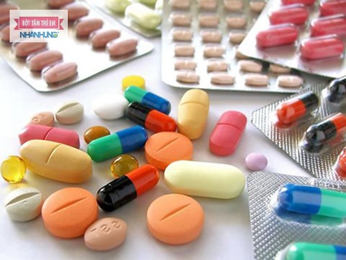 Sử dụng thuốc Tây trị mề đay nhanh chóng nhưng dễ nhờn thuốc khi dùng lâu dài - MỀ ĐAY CÓ LÂY KHÔNG