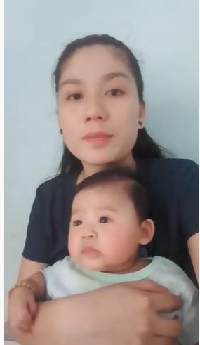 Chị Thanh Nguyệt và con trai