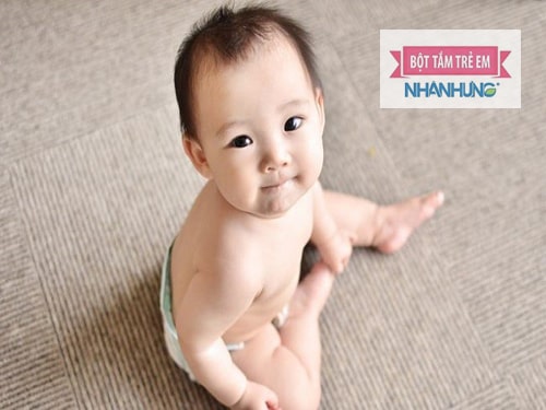 Bé 7 tháng tuổi cần rất nhiều dưỡng chất để phát triển cơ thể.