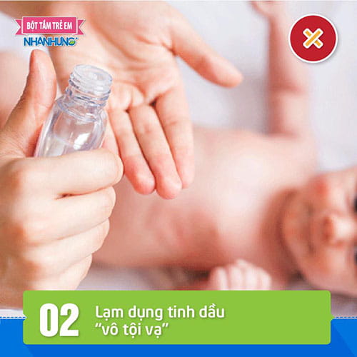 Mát xa bằng tinh dầu có thể gây bỏng rát da và rôm mọc nhiều hơn.