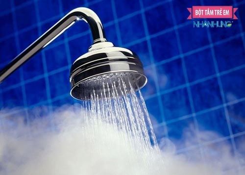 Người bị sốt xuất huyết vẫn tắm bình thường