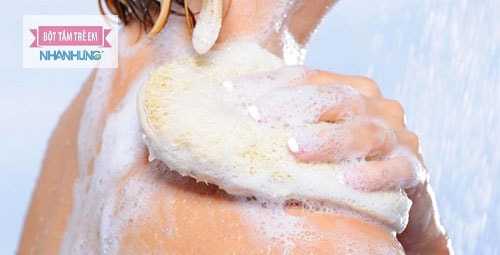Lựa chọn sản phẩm tắm gội phù hợp với da và không gây kích ứng.