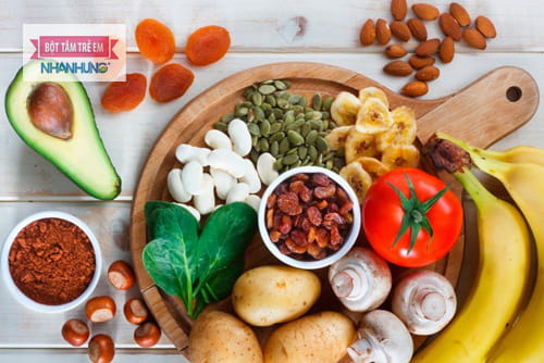 Áp dụng chế độ dinh dưỡng hợp lý giúp ổn định hệ tiêu hóa của trẻ.