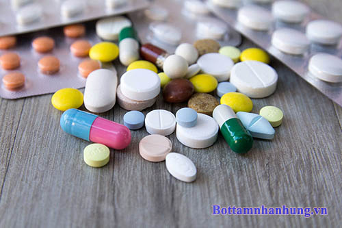 Sử dụng thuốc kháng Histamin điều trị viêm da tiếp xúc.