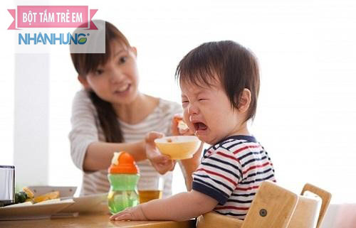 Mẹ ơi đừng ép con,con no rồi
