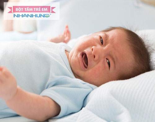 Tiêu chảy là tác dụng phụ sau khi trẻ uống vacxin rota.