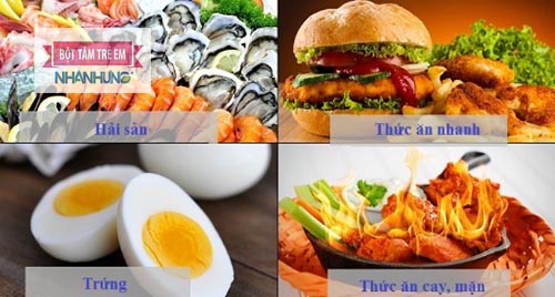 Trứng, hải sản, thức ăn cay nóng là những thực phẩm trẻ bị sốt phát ban không nên ăn