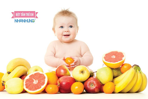 Trái cây tươi rất tốt cho trẻ bị sốt phát ban