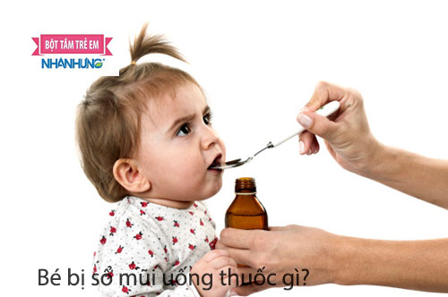 Trường hợp cảm cúm sổ mũi thông thường bé chỉ cần uống siro...