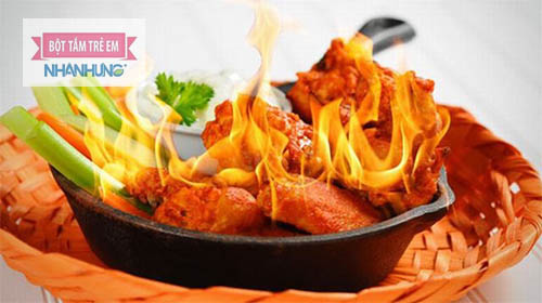 Thực phẩm cay nóng không tốt cho trẻ bị phỏng dạ