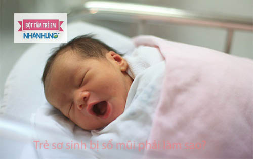 Mẹ phải làm sao để bé hết sổ mũi