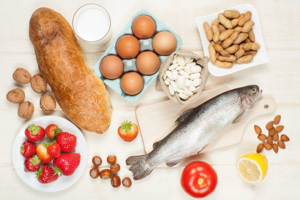 Để phòng ngừa chàm sữa tái phát nên hạn chế cho trẻ ăn thực phẩm dễ gây dị ứng