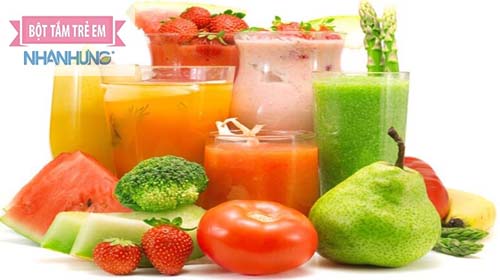 Trẻ bị tay chân miệng nên uống nhiều Nước ép sinh tô
