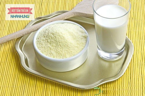 Sữa tươi và sữa bột nguyên kem.