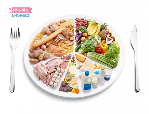 Thực đơn ăn uống đa dạng giúp kích thích vị giác cho bé ăn ngon miệng hơn.