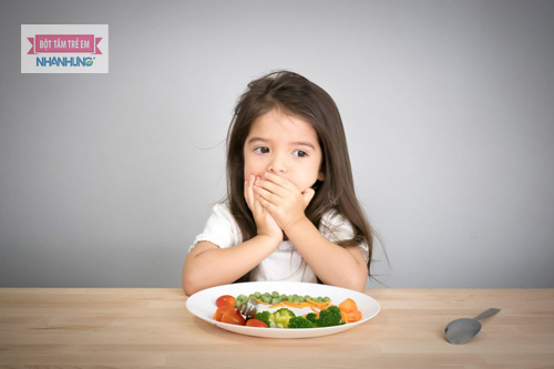 Trẻ bị biếng ăn có thể do mắc các bệnh về đường ruột.